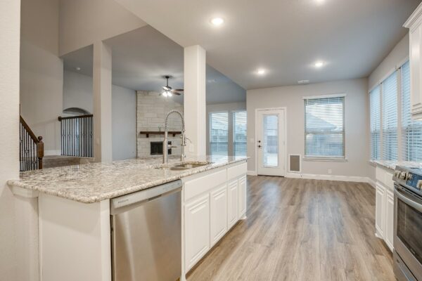 An image that shows 1032 Scarlet Oak Dr (12 Of 48)