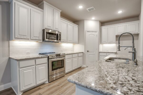 An image that shows 1032 Scarlet Oak Dr (15 Of 48)