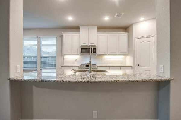 An image that shows 1032 Scarlet Oak Dr (16 Of 48)