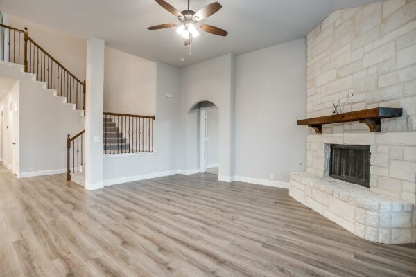 An image that shows 1032 Scarlet Oak Dr (19 Of 48)