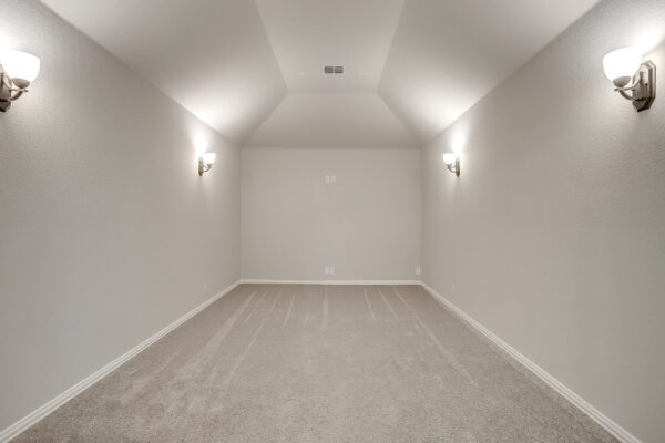 An image that shows 1032 Scarlet Oak Dr (32 Of 48)