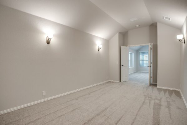 An image that shows 1032 Scarlet Oak Dr (33 Of 48)