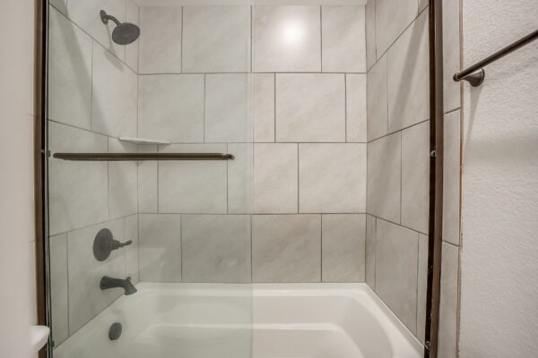 An image that shows 1032 Scarlet Oak Dr (37 Of 48)