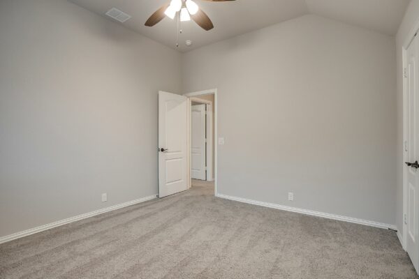 An image that shows 1032 Scarlet Oak Dr (41 Of 48)