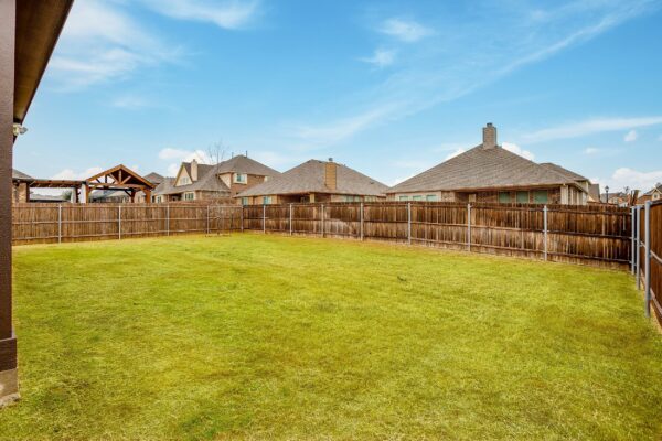 An image that shows 1032 Scarlet Oak Dr (43 Of 48)
