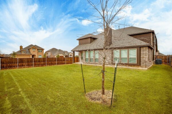 An image that shows 1032 Scarlet Oak Dr (45 Of 48)