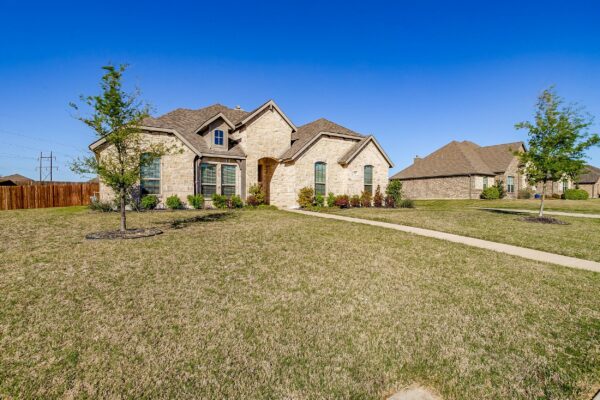 An image that shows 124 Sapphire Lane (1 Of 40)