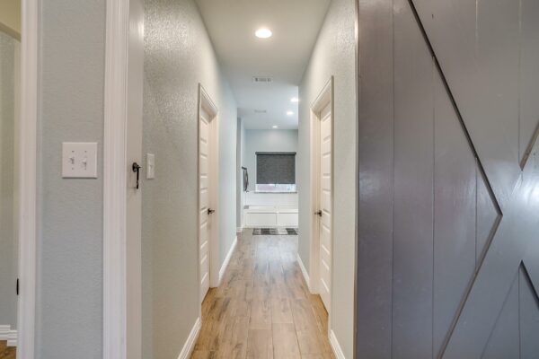 An image that shows 2278 Arbor Spring Ct (25 Of 56)