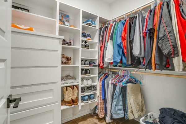 An image that shows 2278 Arbor Spring Ct (31 Of 56)