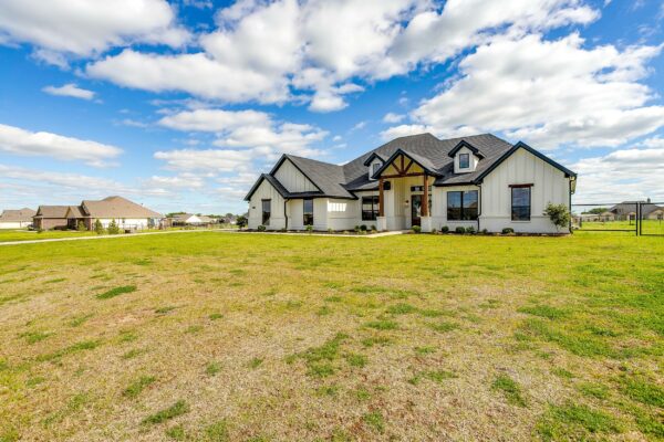 An image that shows 6341 Rhoden Ave (11 Of 75)