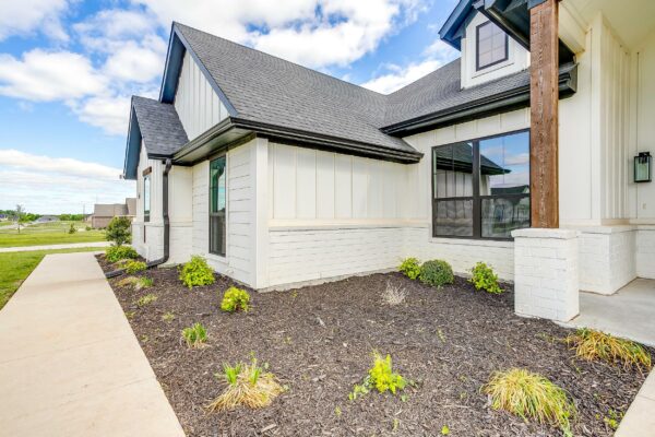 An image that shows 6341 Rhoden Ave (12 Of 75)