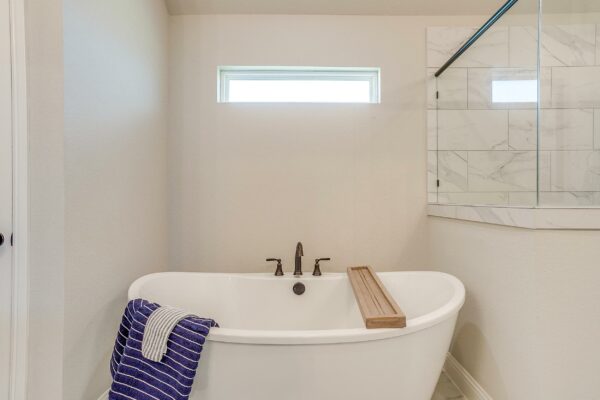 An image that shows 6341 Rhoden Ave (37 Of 75)
