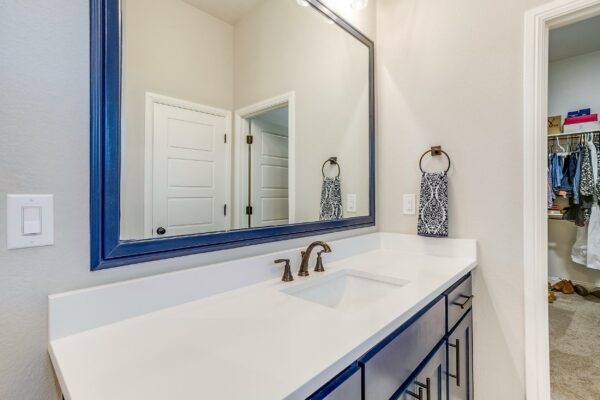 An image that shows 6341 Rhoden Ave (42 Of 75)