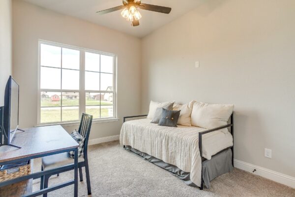 An image that shows 6341 Rhoden Ave (46 Of 75)