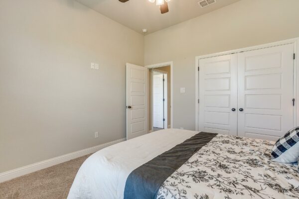 An image that shows 6341 Rhoden Ave (52 Of 75)