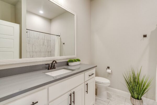 An image that shows 6341 Rhoden Ave (54 Of 75)
