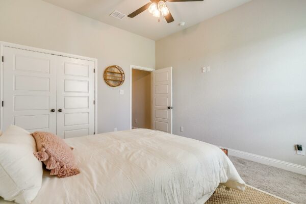 An image that shows 6341 Rhoden Ave (58 Of 75)