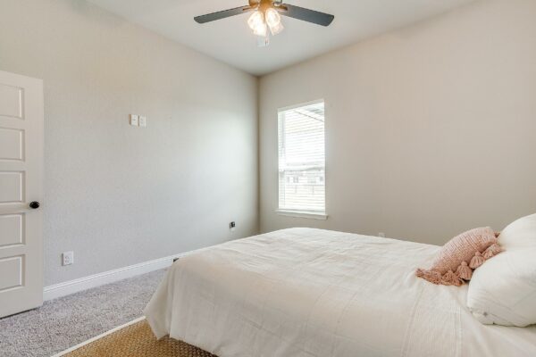 An image that shows 6341 Rhoden Ave (59 Of 75)