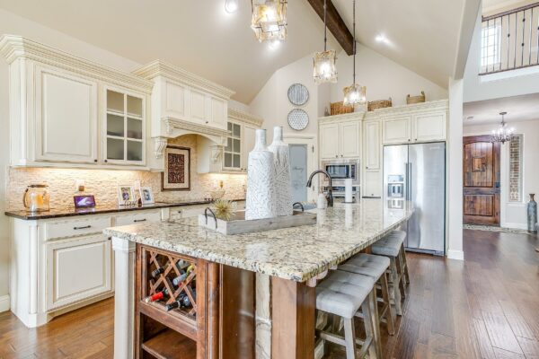 An image that shows 7350 Weatherby Rd. (14 Of 40)