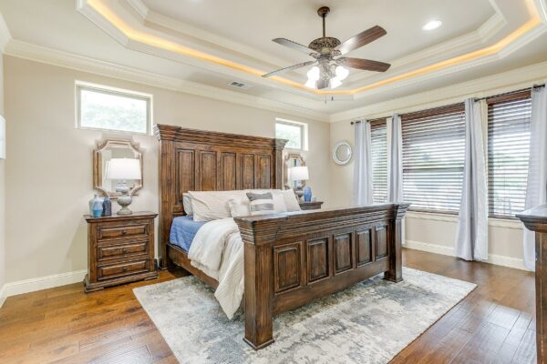An image that shows 7350 Weatherby Rd. (16 Of 40)