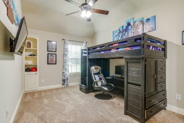 An image that shows 7350 Weatherby Rd. (28 Of 40)