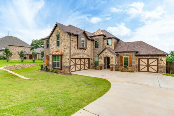 An image that shows 7350 Weatherby Rd. (3 Of 40)