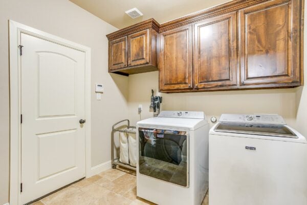 An image that shows 7350 Weatherby Rd. (31 Of 40)