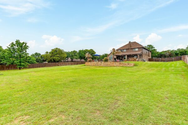 An image that shows 7350 Weatherby Rd. (39 Of 40)