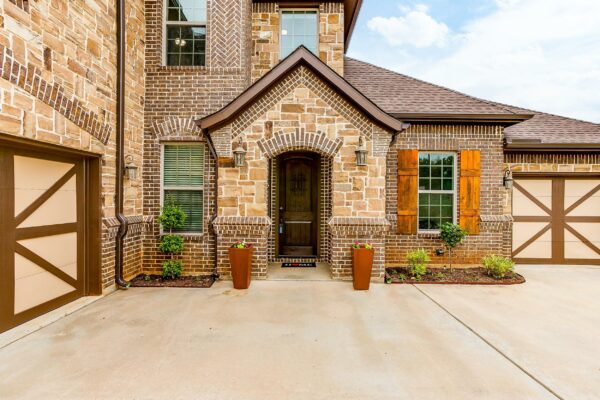 An image that shows 7350 Weatherby Rd. (4 Of 40)
