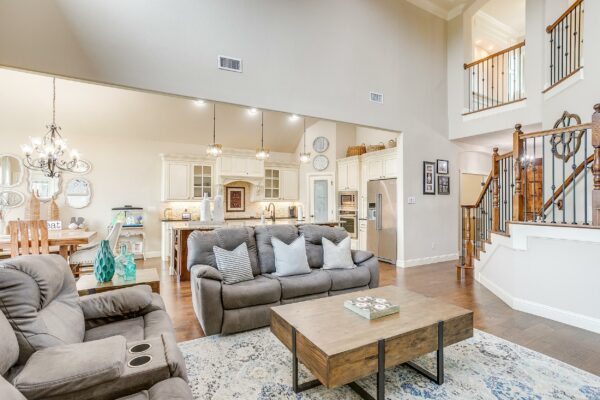 An image that shows 7350 Weatherby Rd. (9 Of 40)