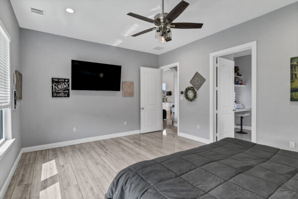 An image that shows 26 Modlux.media.10027 Wild Rose Cir Dsc00820