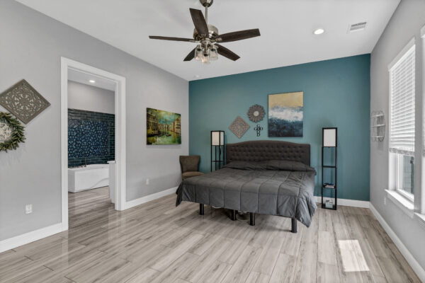 An image that shows 28 Modlux.media.10027 Wild Rose Cir Dsc00815