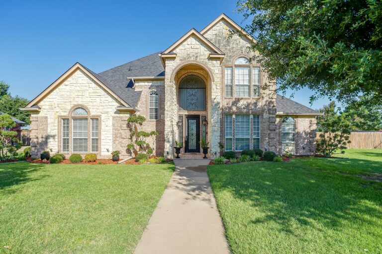 An image that shows 3008 Birmingham Briar (3 Of 47)