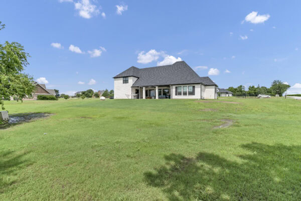 An image that shows 48 Modlux.media.10027 Wild Rose Cir Dsc00872