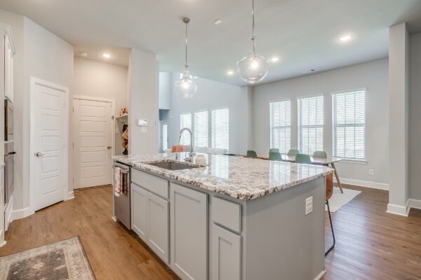 An image that shows 14425 Balmoral Place (16 Of 45)