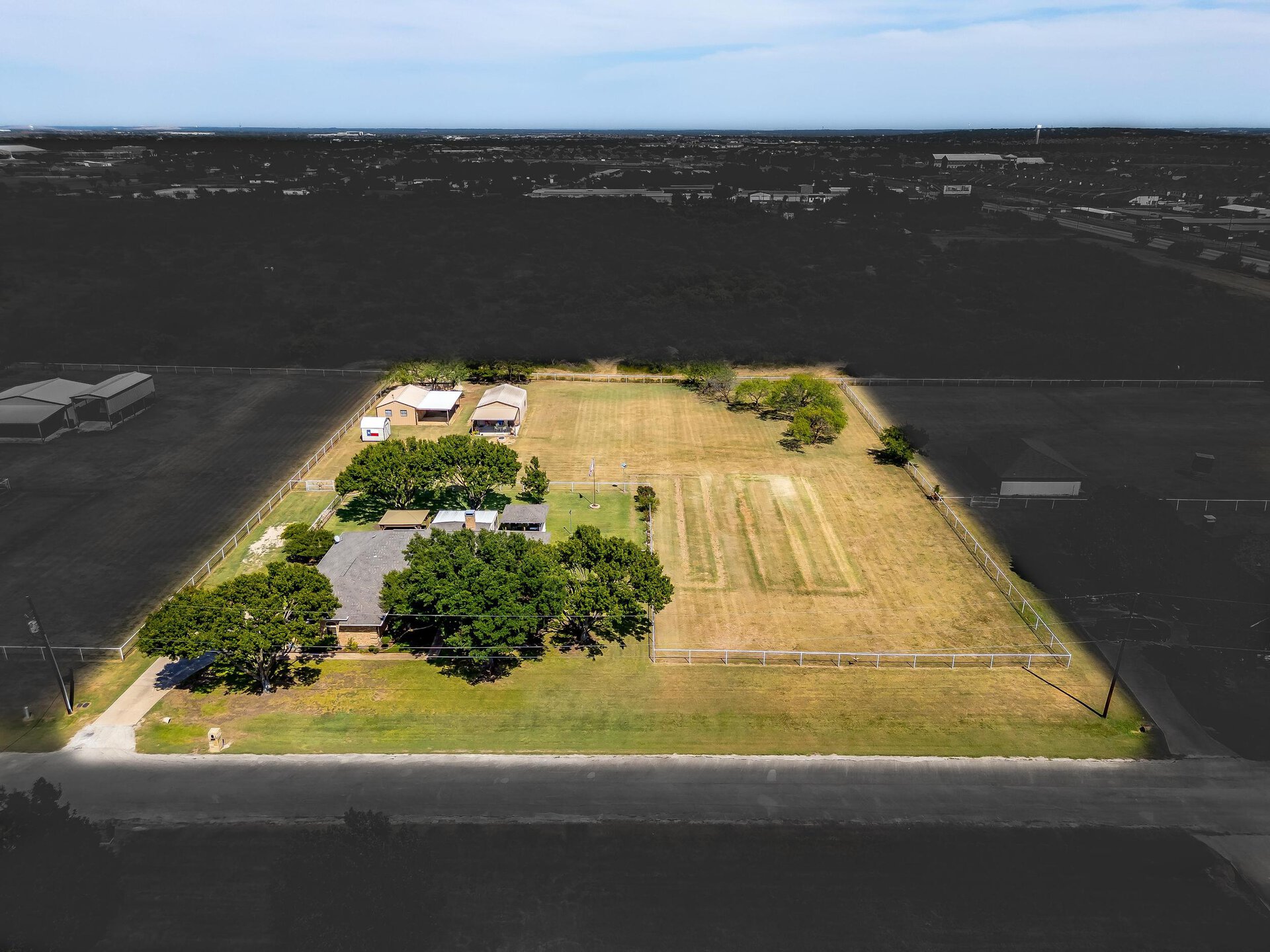 An image that shows 717 J Marie Ct (1 Of 12)
