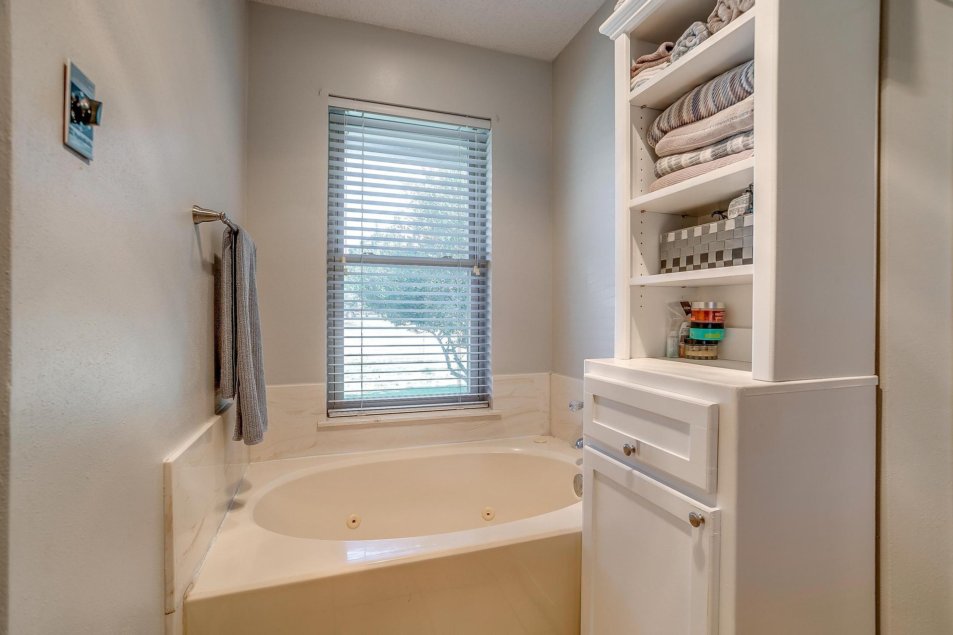 An image that shows 717 J Marie Ct (26 Of 46)