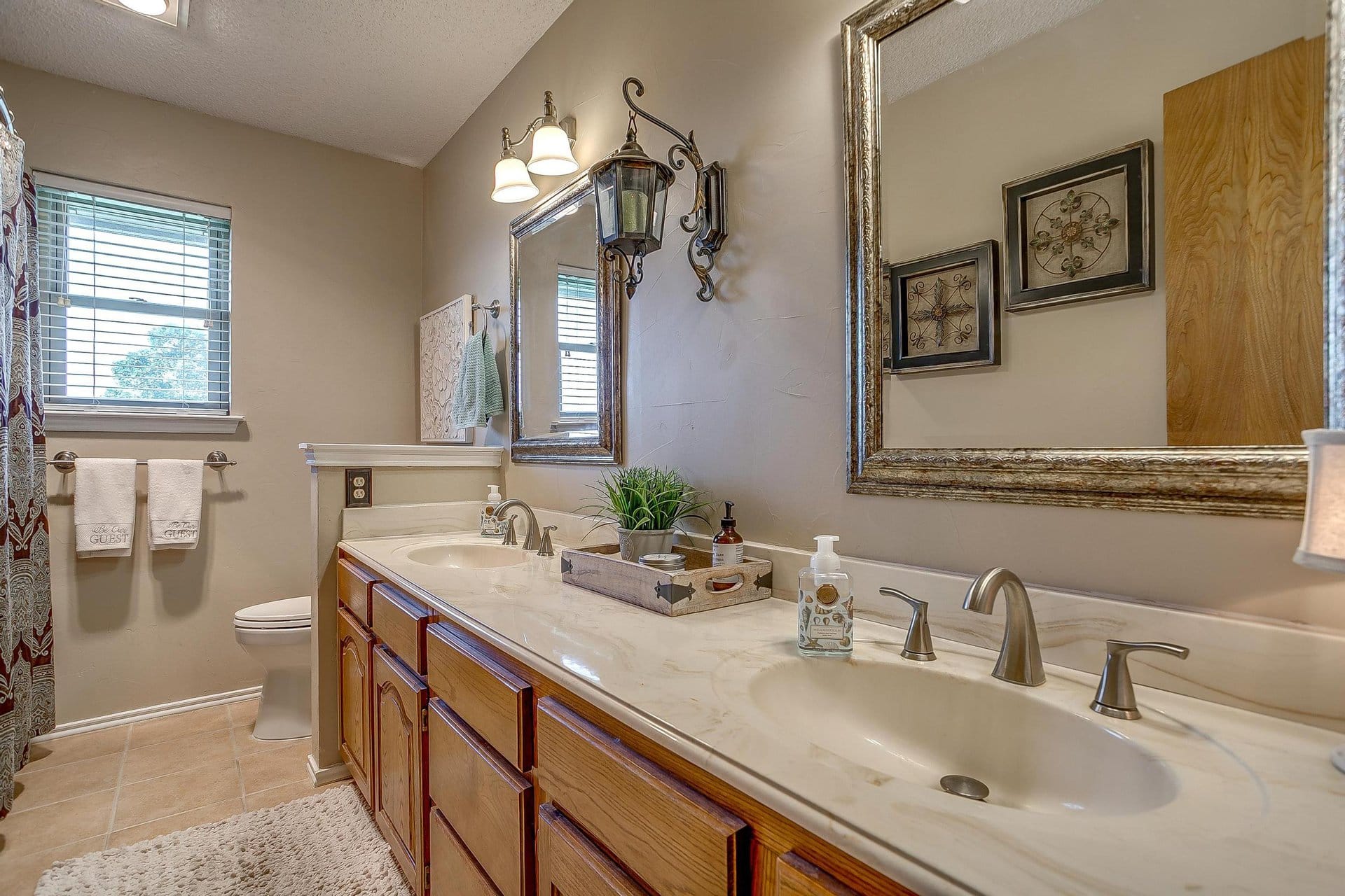 An image that shows 717 J Marie Ct (29 Of 46)