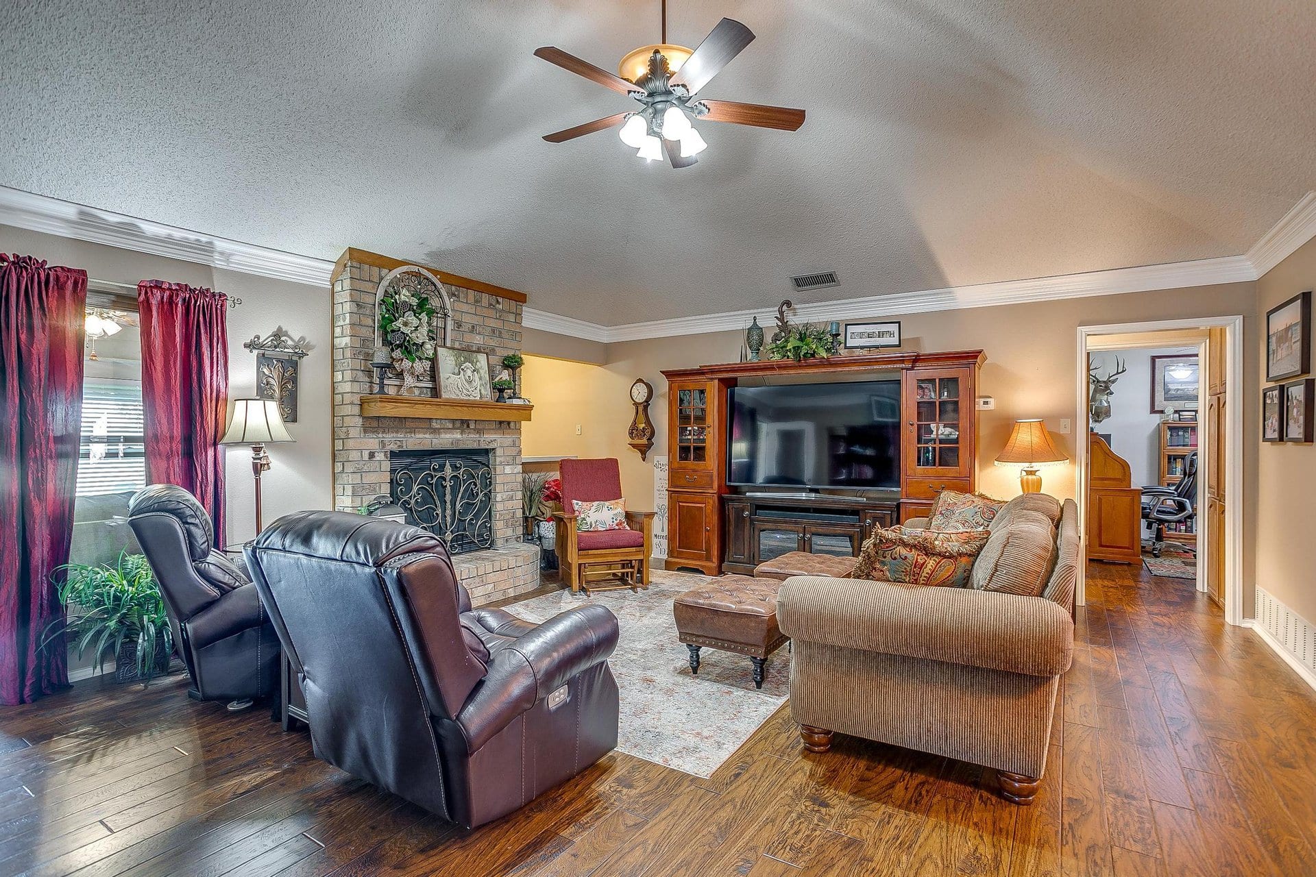 An image that shows 717 J Marie Ct (9 Of 46)