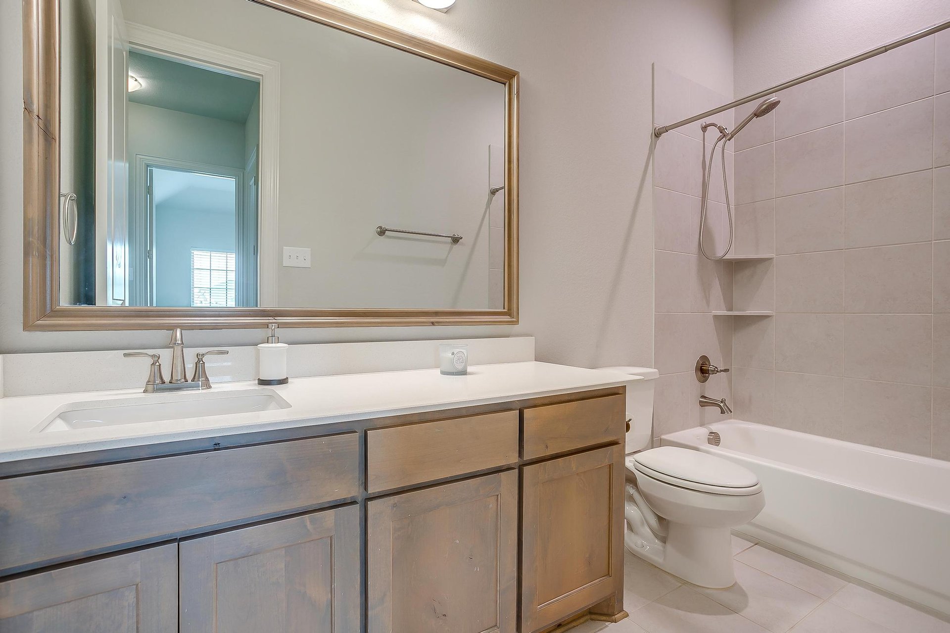 An image that shows 124 Sapphire Lane (10 Of 38)