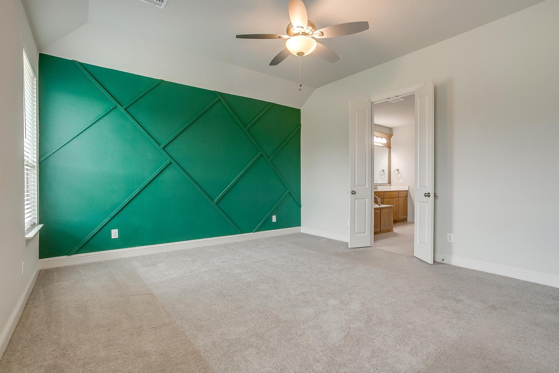 An image that shows 124 Sapphire Lane (12 Of 38)