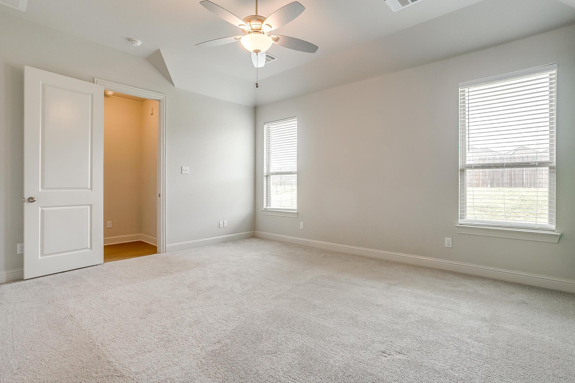 An image that shows 124 Sapphire Lane (15 Of 38)
