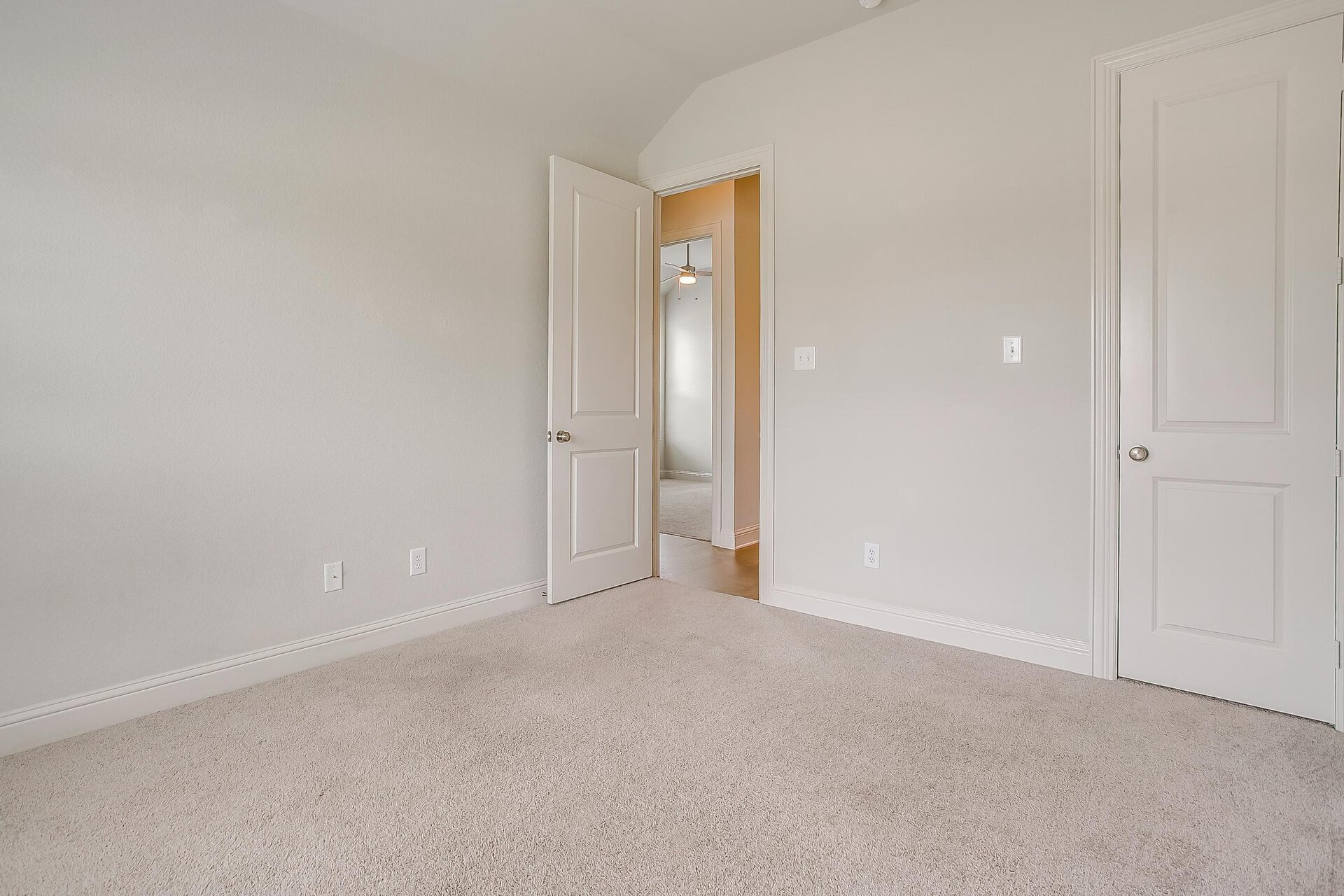 An image that shows 124 Sapphire Lane (9 Of 38)