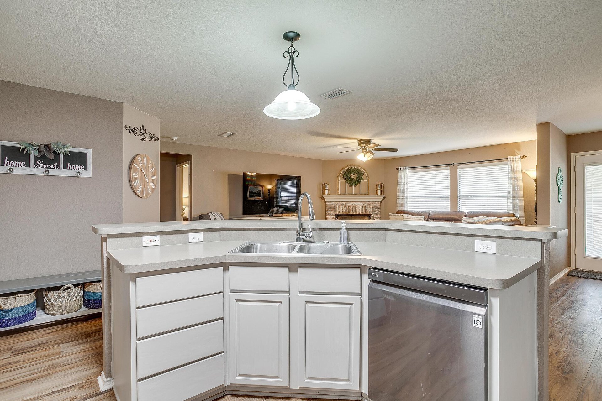 An image that shows 1016 Heberle Drive (18 Of 41)
