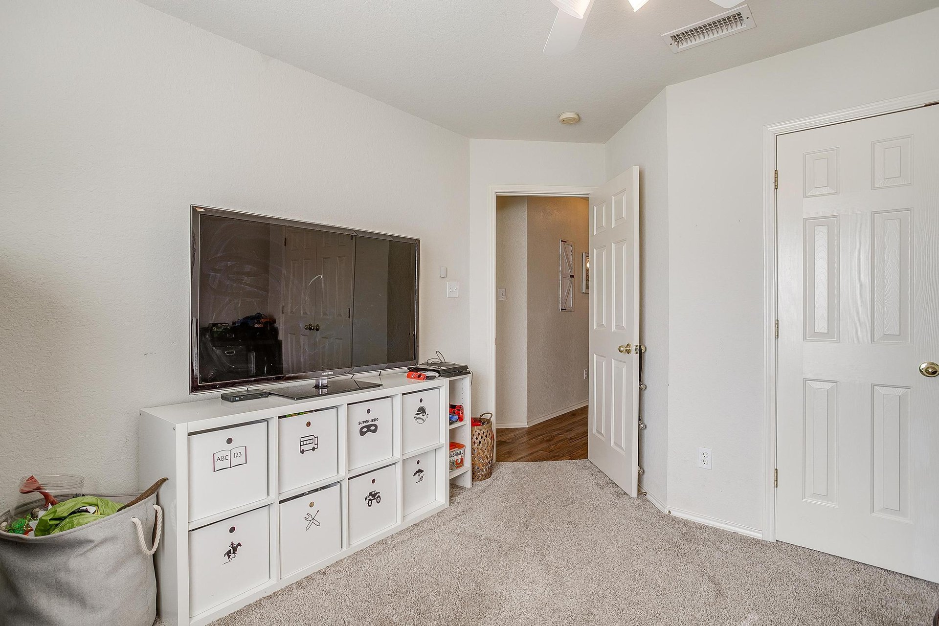 An image that shows 1016 Heberle Drive (33 Of 41)