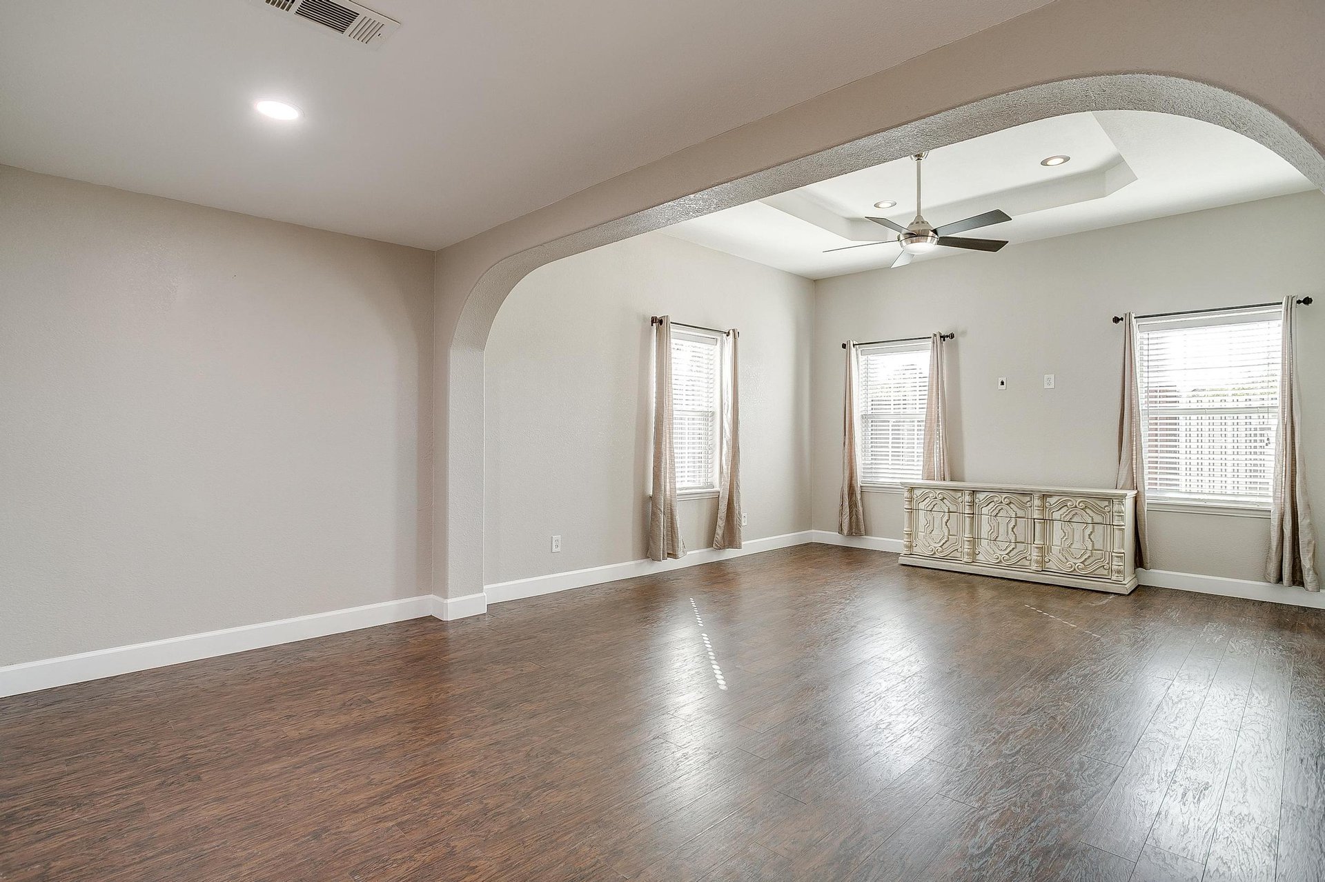 An image that shows 1109 Cr 801b (27 Of 72)