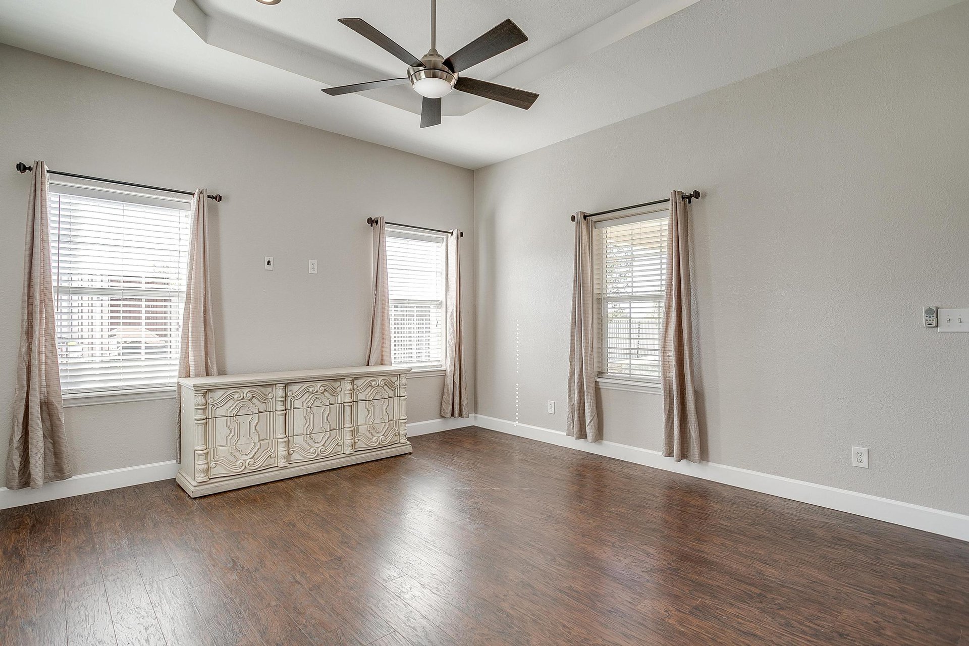 An image that shows 1109 Cr 801b (30 Of 72)