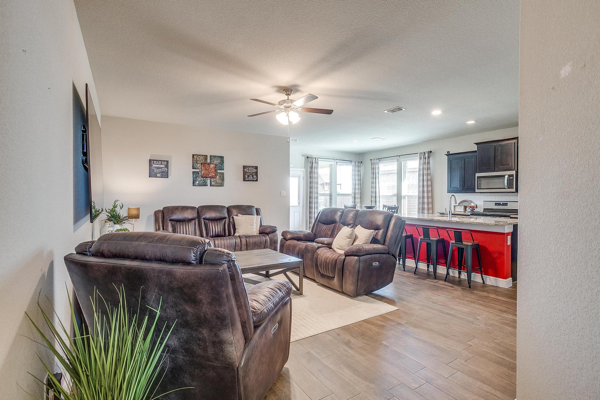 An image that shows 1406 Pleasanton Rd. (16 Of 50)