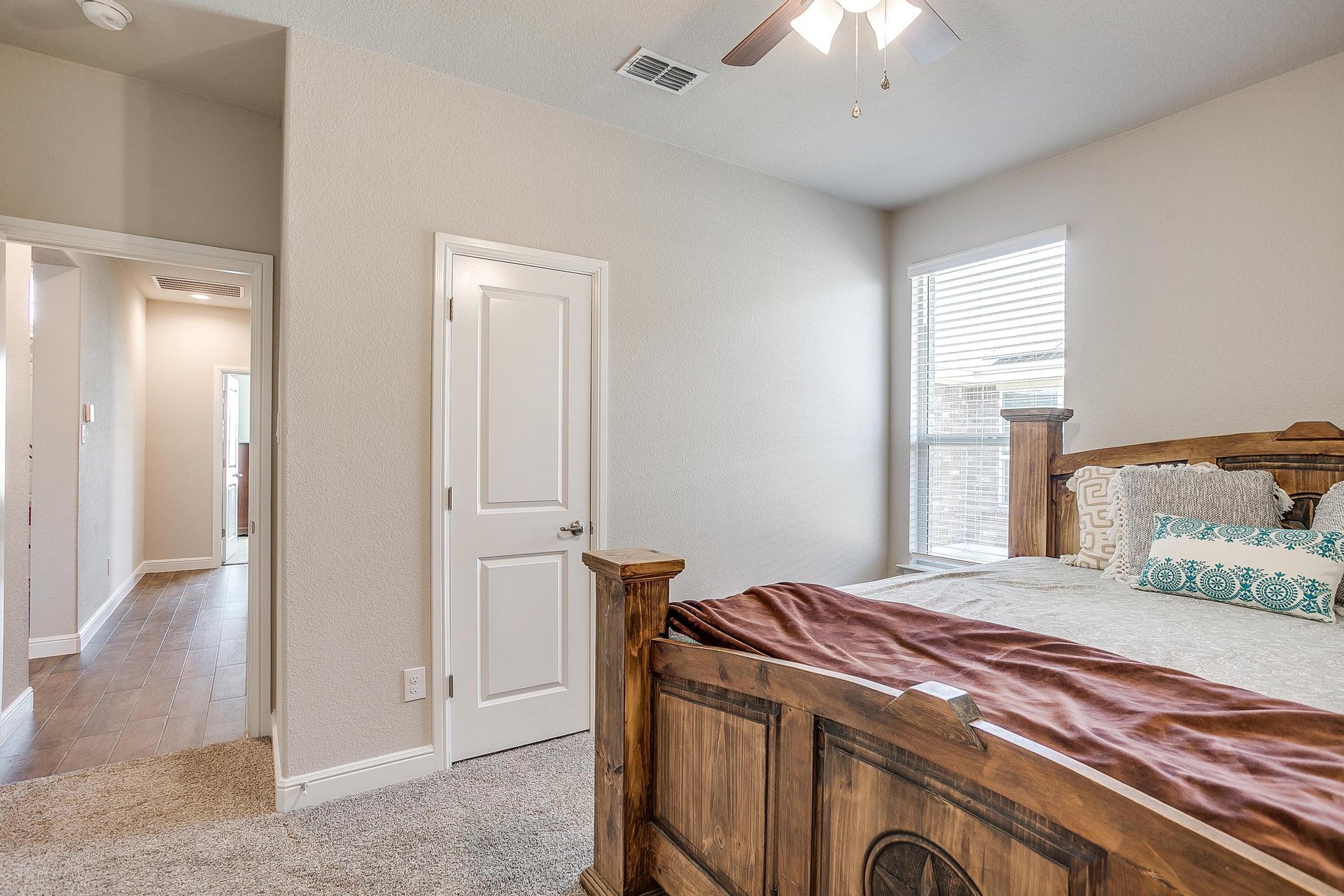 An image that shows 1406 Pleasanton Rd. (35 Of 50)