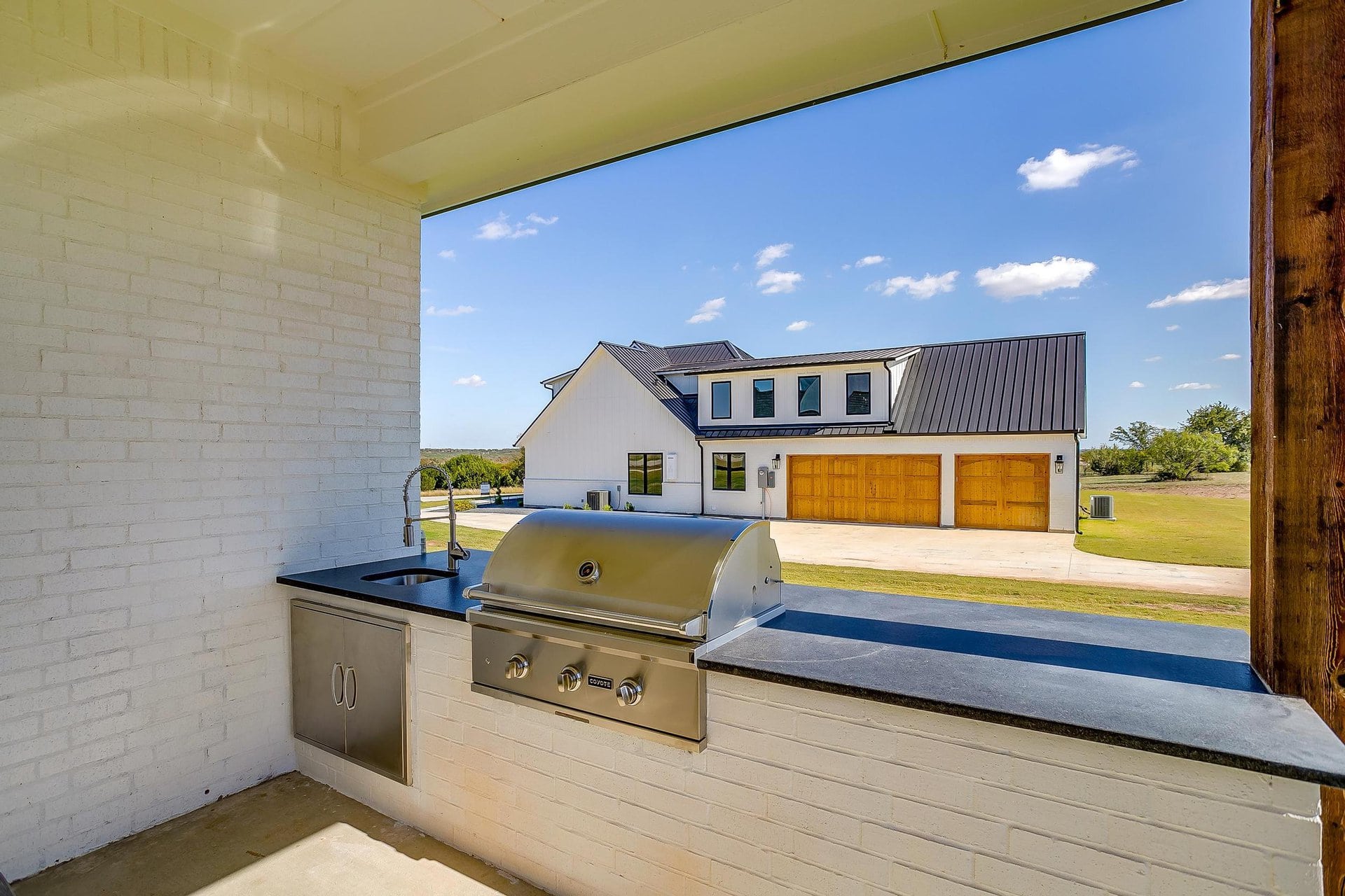 An image that shows 2200 Cotton Tail Way (102 Of 102)